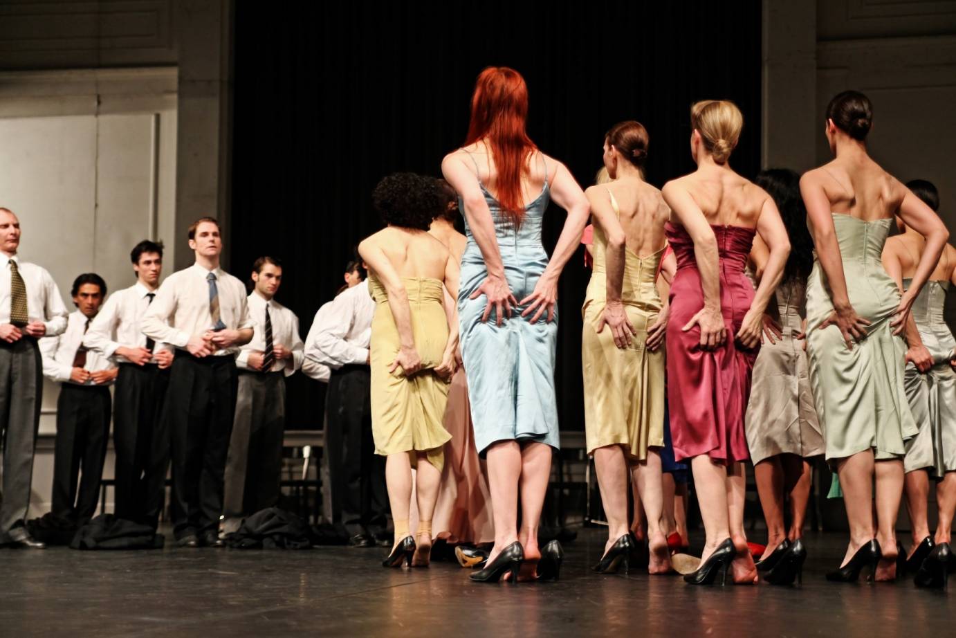 Tanztheater Wuppertal, Photo Credit: Oliver Look